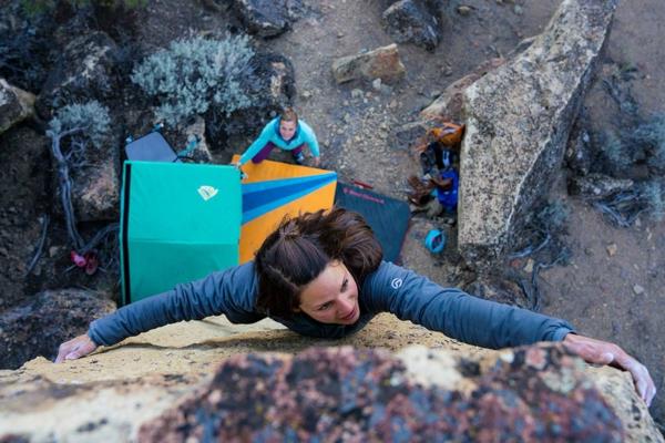 Bouldering kalliokiipeilyä turvattomana