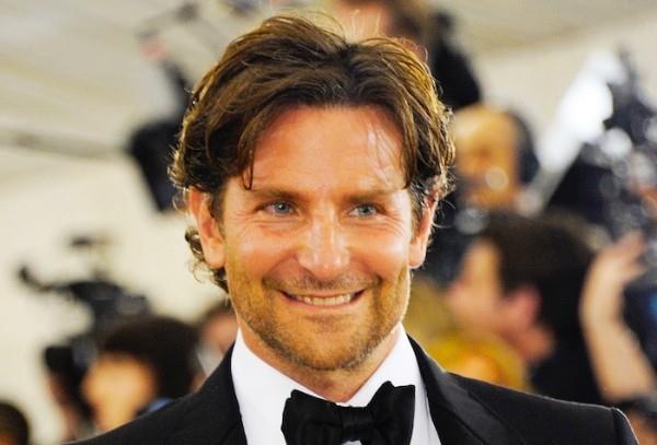 Bradley Cooper esittelee kuuluisat näyttelijät