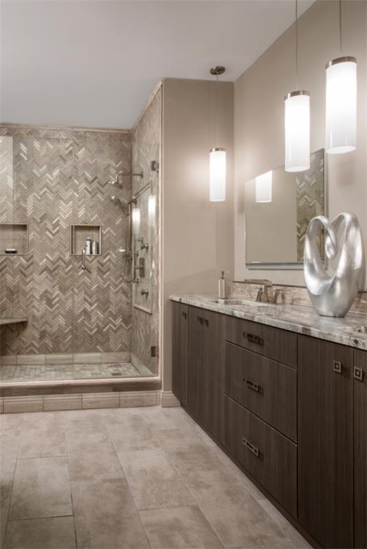 Ruskea moderni kylpyhuone oikea kylpyhuonevalaistus riippuvalaisimet seinävalaisimet mukava muotoilu