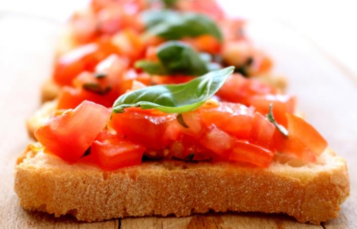 Bruschetta tomaattileivän kanssa