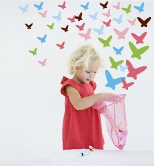 Värikäs taustakuva lastenhuoneen perhosten tytöille