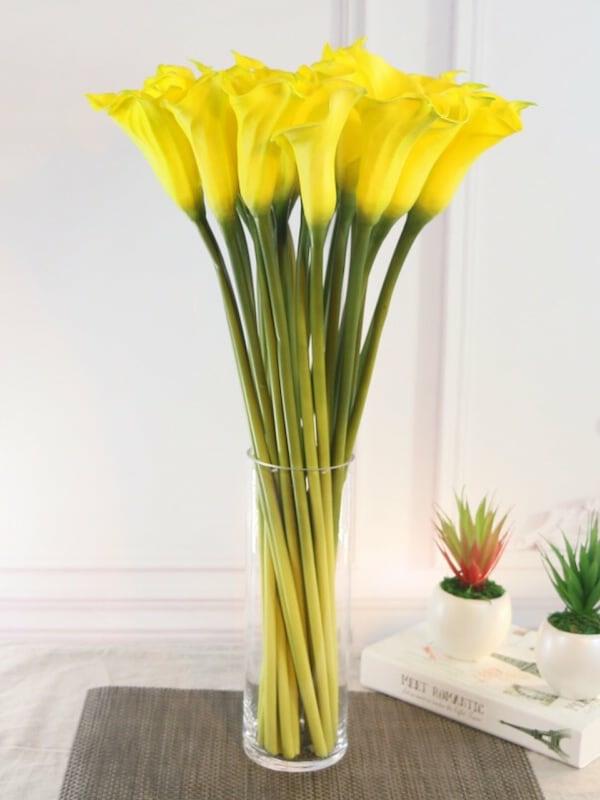 Calla -kukkakimppu keltainen huone calla