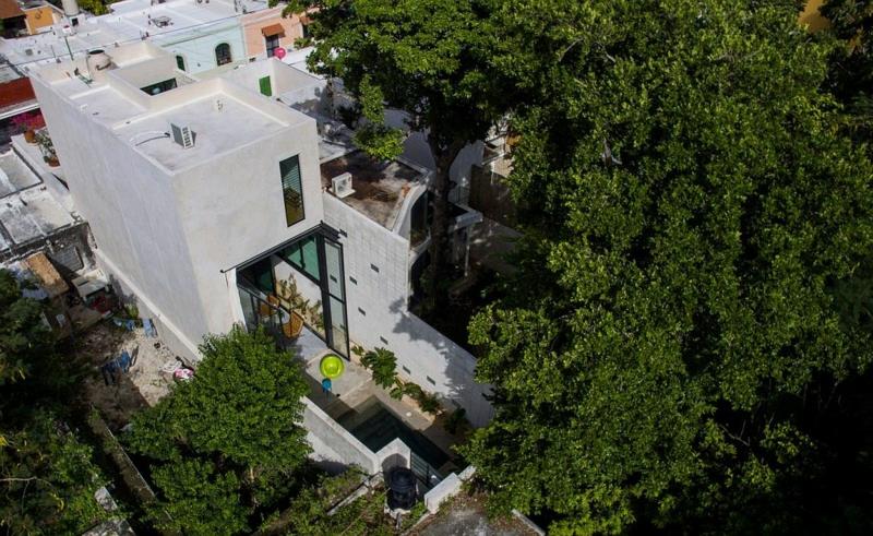 Casa Desnuda Merida Meksiko Modernit talot rakentavat arkkitehtitaloja Talon julkisivu