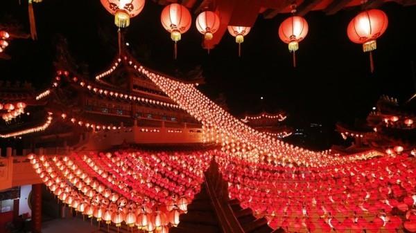 Kiinalainen uusi vuosi 2020 punainen ulkokäyttöön tarkoitettu juhlakoriste