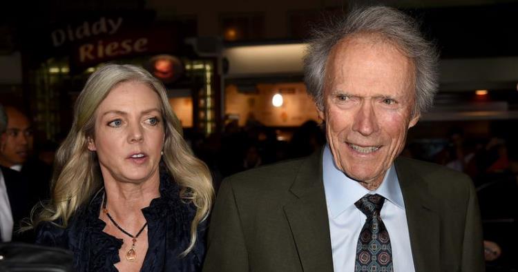 Clint Eastwood 90 vuotta vanha elokuvalegenda ja kahdeksan lasta täällä Alison Eastwoodin kanssa