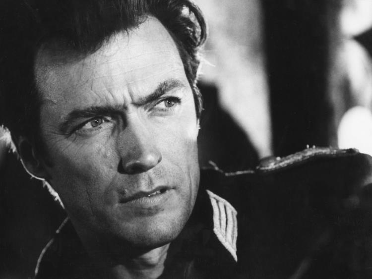 Clint Eastwood juhlii täällä 90 -vuotissyntymäpäiväänsä nuorena Italo Western -näyttelijänä ensimmäisenä suurena menestyksenä