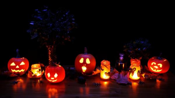 Viileitä Halloween -sisustusideoita kurpitsat tasainen juhlava alkuperäinen pimeys kammottava