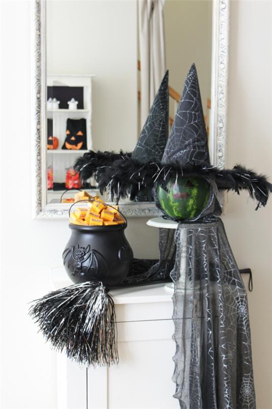 Viileitä Halloween -koriste -ideoita musta noita