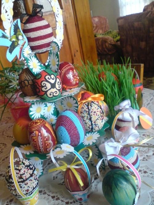 Tinker ja maalaa pääsiäismunia