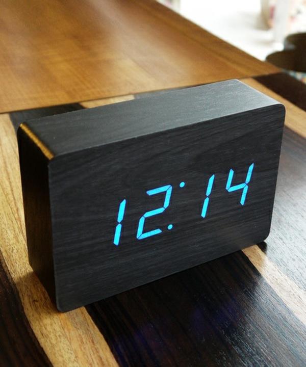 Cool herätyskello koriste -esineitä minimalistinen muotoilu