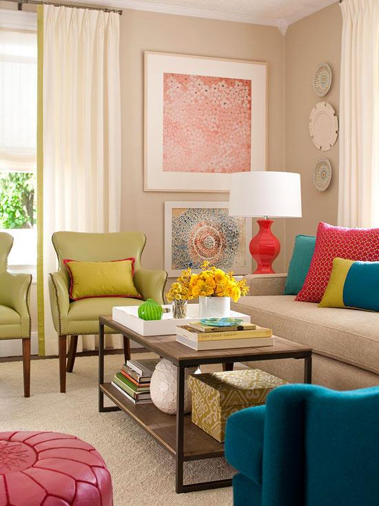 Cool-living-vinkit-olohuone-sisustus-maalaus-nojatuoli-sohva-nahka-värikäs