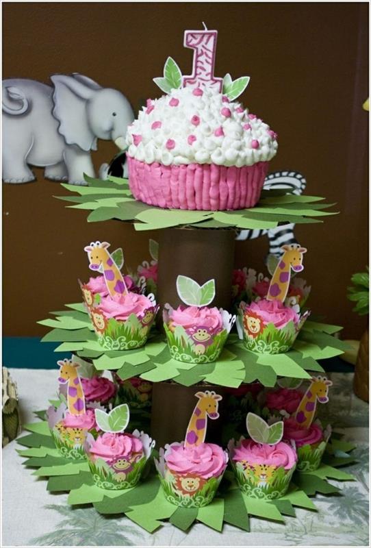 Cupcake -kakkujalusta lapsen syntymäpäivänä