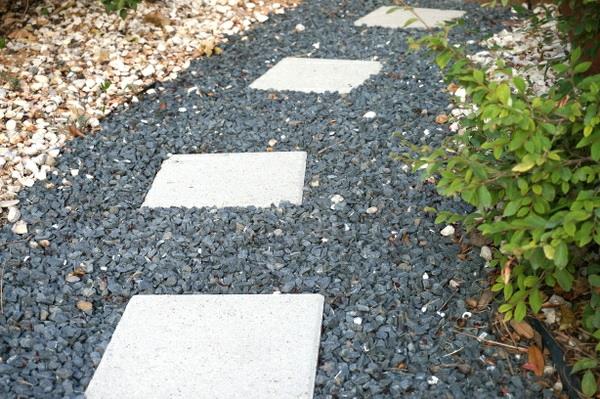 DIY -ristikot ja puutarhatarvikkeet betonilaatat kiviä