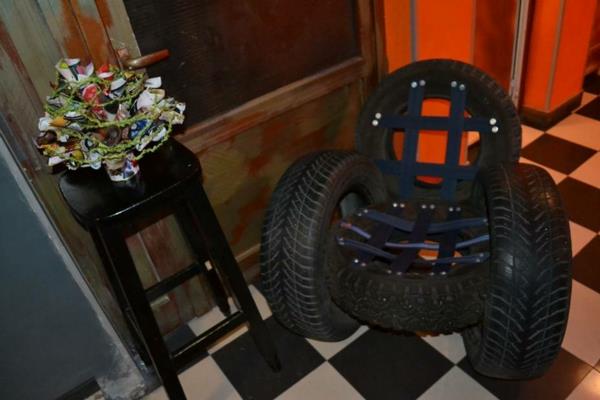 DIY huonekalut alkuperäisistä autonrenkaista