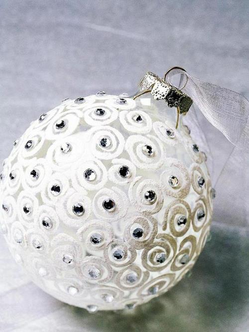 Joulukoristeet pallo valkoinen DIY