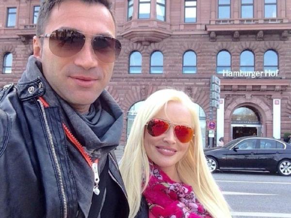 Daniela ja ystävä yhdessä Hampurissa