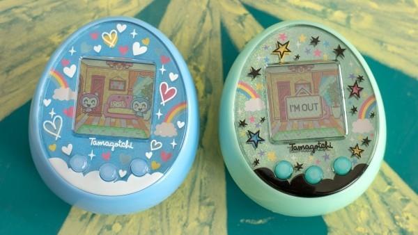Tamagotchi palauttaa uusilla toiminnoilla uudet versiot sukupolvet sinivihreä
