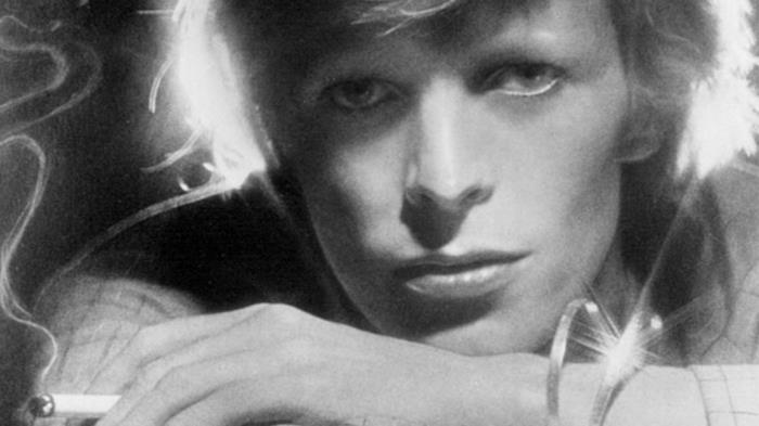 David Bowien silmät harmaat