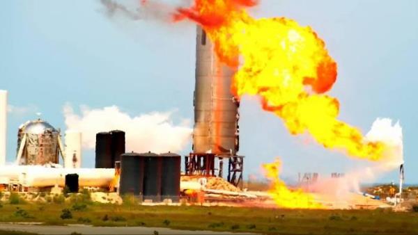 SpaceX: n Starship SN4 -raketin prototyyppi räjähtää valtavan räjähdyspallokokeen aikana