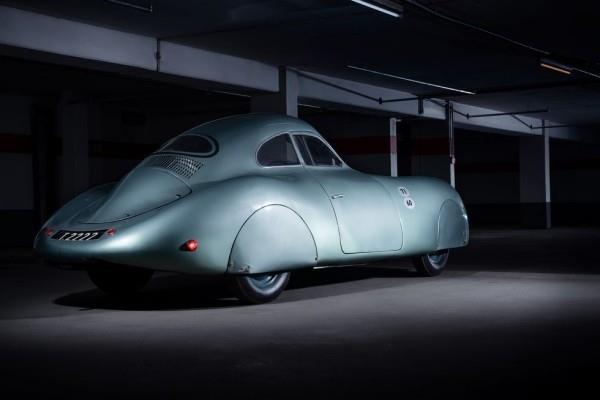 Vanhin Porsche Type 64 huutokaupataan 80 miljoonan auton 20 miljoonan dollarin seitenblick -hinnalla