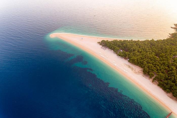 Euroopan kaunein ranta Zlatni Rat Beach Golden Horn Kroatiassa