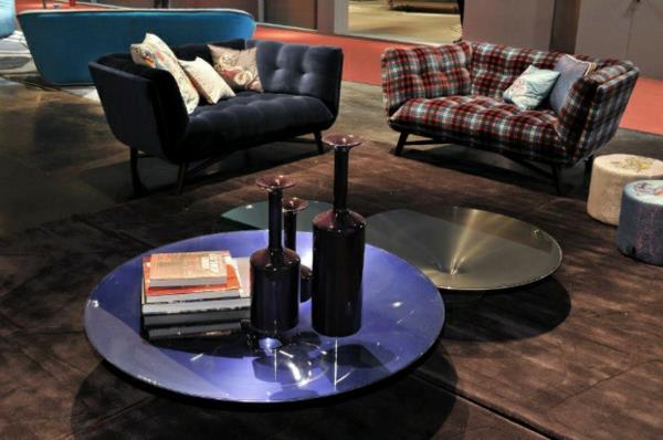 Suunnittelija huonekalumalliston siniset sohvat pyöreät topit perinteiset