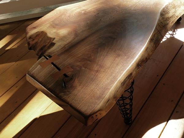Suunnittelijapöydän jalat kierretty luonnonpuusta ruokapöytä
