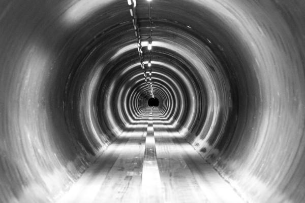Saksalainen joukkue voitti SpaceX Hyperloop Pod -kilpailun hyperloop -tunnelissa neljättä kertaa