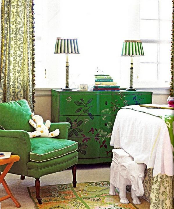 pöytälamppu raidat väri merkitys vihreä nojatuoli sohva