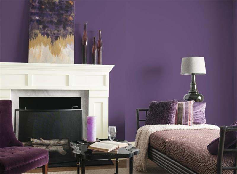 Väri violetti seinän suunnittelu moderni olohuone kauniita tekstiilejä