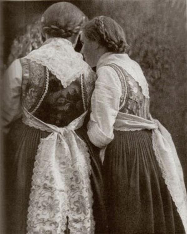 Dirndl -kampauksen punottu kruunu