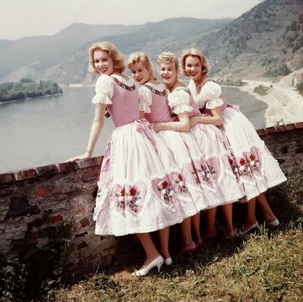 Dirndl kampaukset moderni perinne