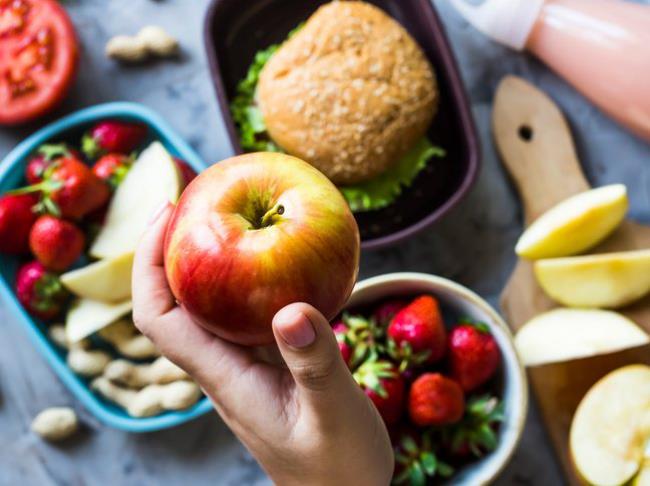 Ruokavalion säännöt Syö terveellisiä hampurilaisia ​​tai syö paljon tuoreita hedelmiä