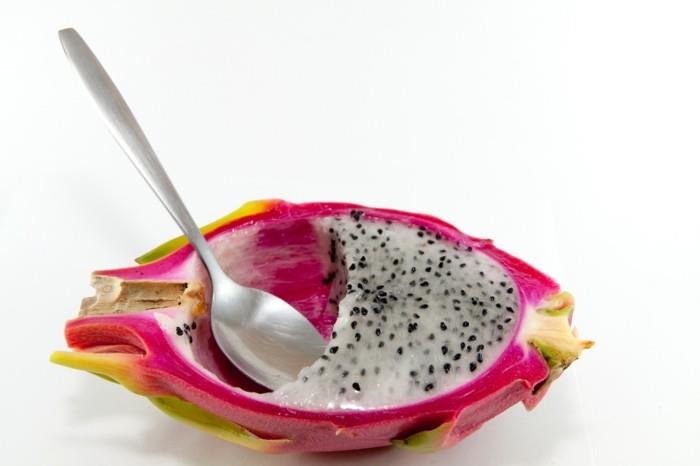 Dragon fruit terveys antioksidantti lajikkeita lusikka