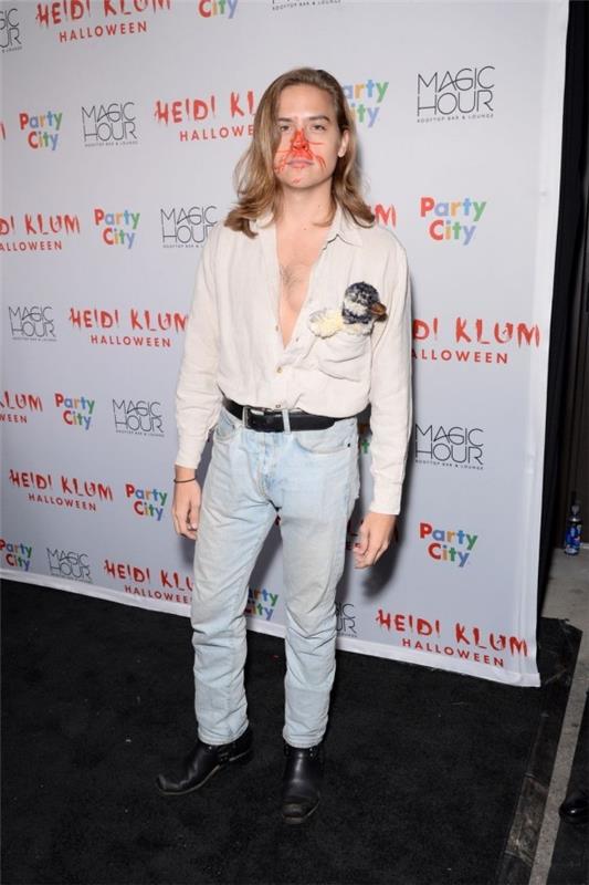Dylan Sprouse 2017 Halloween -asut