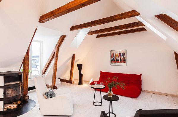 Dynaaminen duplex Stockholm-Gamla Stan-olohuone