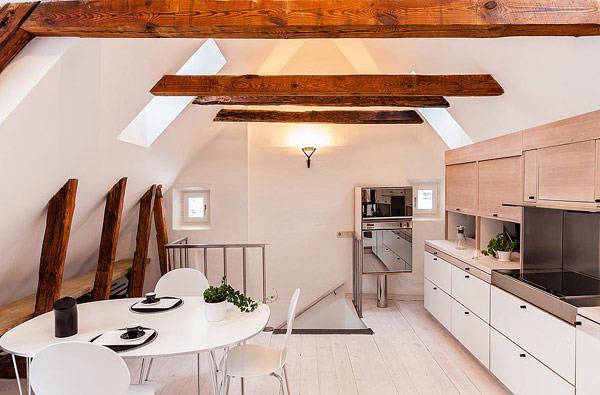 Dynaaminen duplex Stockholm-Gamla Stan moderni keittiö