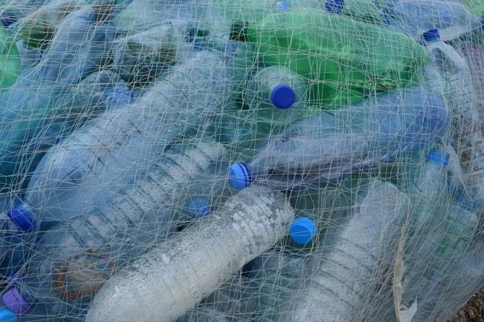 Sisustusesimerkkejä ja trendikankaita 2021 kierrätettyjä polyesteripulloja