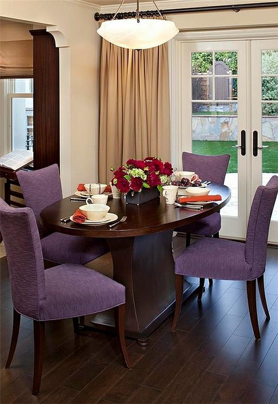 Sisustusideoita pienille ruokasaleille ruokapöydän tuolit violetti verhoilu