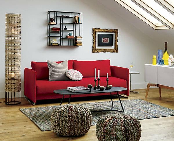 Sisustusideoita pienille majoille kuvio punainen sohva