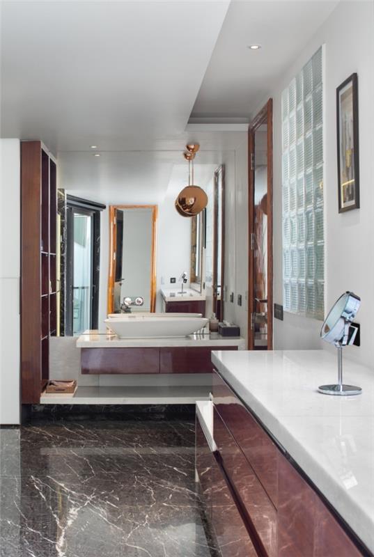 Ainutlaatuinen talosuunnittelu Cleft House India New Delhin moderni kylpyhuone tyylikäs ja yksilöllisesti suunniteltu