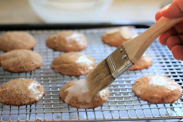 Elisen Lebkuchen Resepti Paista ja kuorruta perinteinen jauhoton Nürnbergin Elisen Lebkuchen