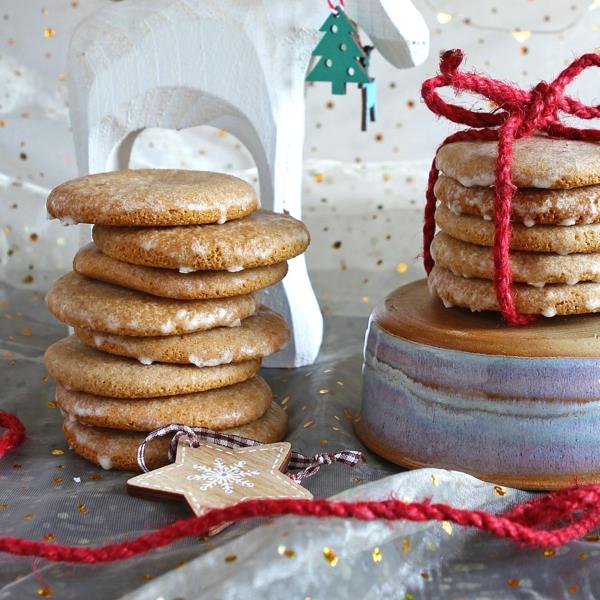 Elisen Lebkuchen Resepti Paista perinteistä jauhotonta Nürnbergin Elisen Lebkuchenia