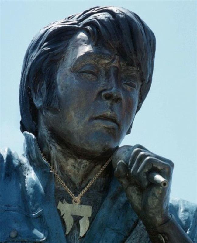 Elvis Presleyn patsas prominews