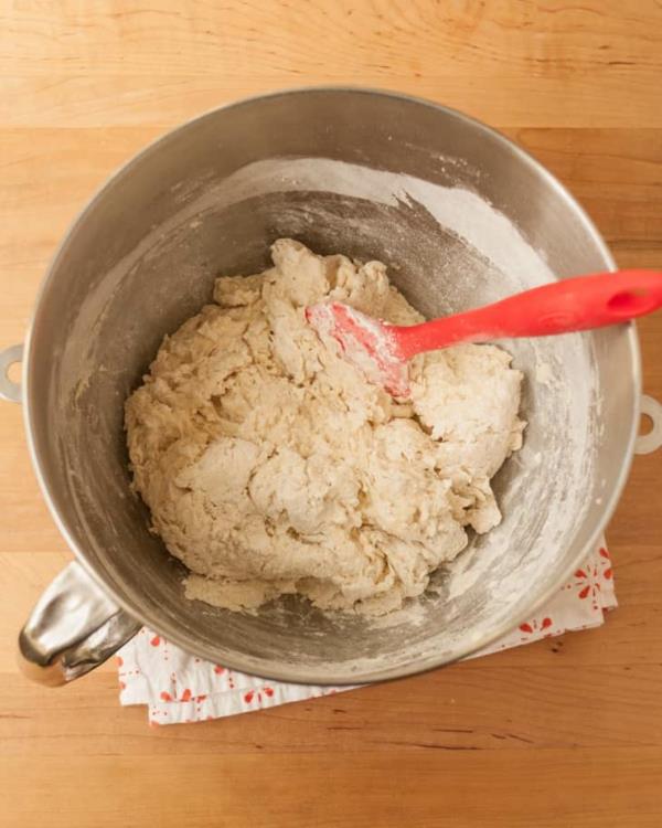 Englantilainen muffinssiresepti Sekoitus englantilainen muffinitaikina käsin