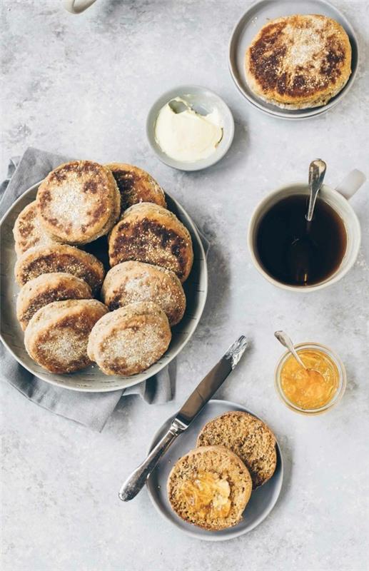 Englantilaisten muffinsien leipominen itse resepti täysjyväjauhoista