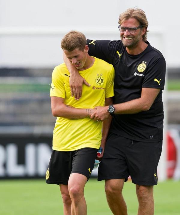 Erik Durm ja Jürgen Klopp tapaavat yksityisesti jalkapallovalmentaja BVB: n kanssa