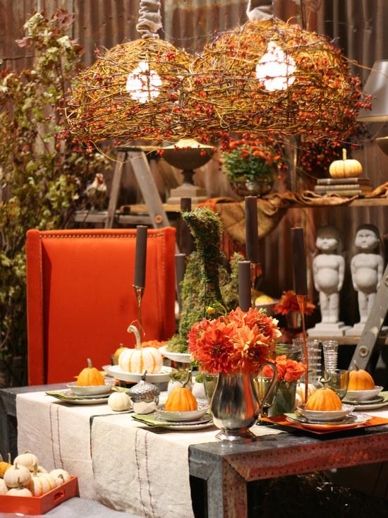 Ruokasali koristele syksyistä ruokapöytää koristele värikkäitä pöytäkoristeita kattaa pöydän, joka syö ulkona puutarhassa