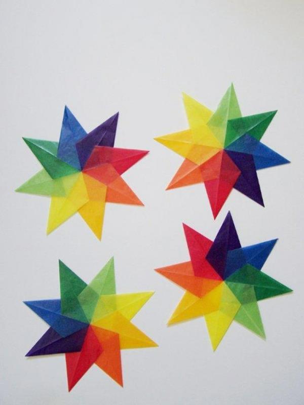 Taivuttelevat tähdet Tee värillisiä paperitähtiä lasten kanssa