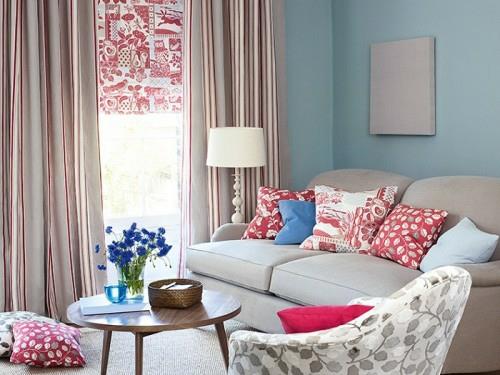 Kodin tekstiilien värit ja suuntaukset verhot värikkäät sohvatyynyt